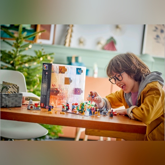 LEGO Marvel Super Heroes: Avengers Advent Calendar (76267) - Picture 6 of 8